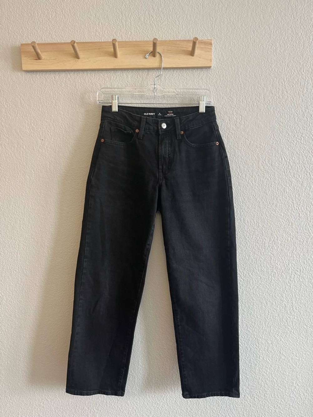 Old Navy Women’s Black Straight-Leg Jeans
